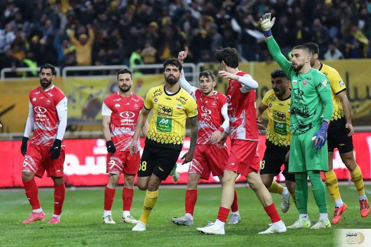 جنگ پرسپولیس و سپاهان خیلی زود آغاز شد