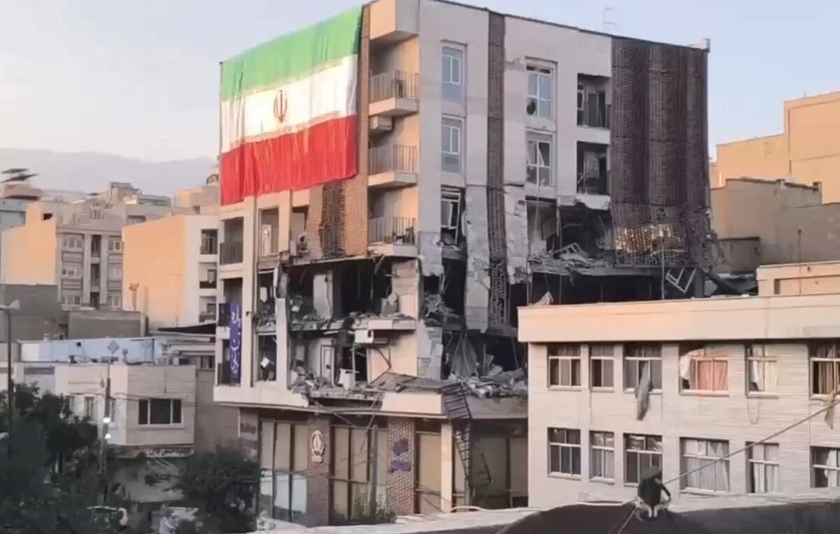 بنیاد مسکن،بازسازی خسارت جنگ باید توسط خود مردم وبا محوریت مردم انجام شود.