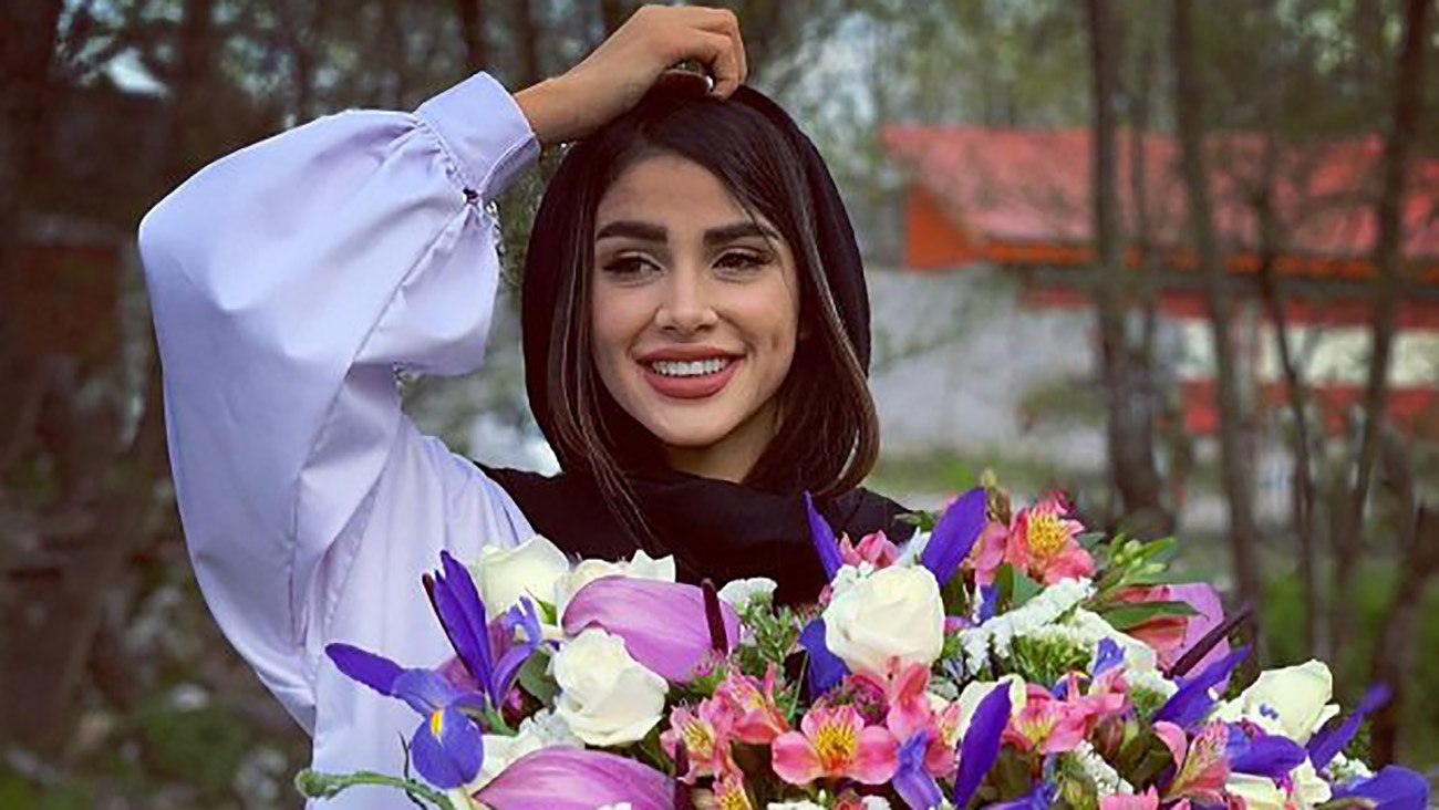 بیوگرافی سارا بهمنیار